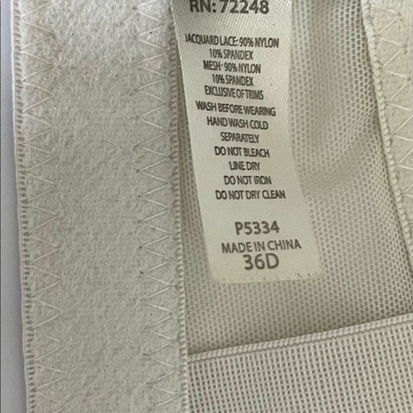 Paramour Sz 36D bra cream with a plum lace and plum satiny adjustable straps - Picture 8 of 8